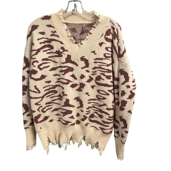 E Pretty Distressed Animal Print Soft Sweater Size Large EUC V Neck Stretchy - Picture 1 of 4